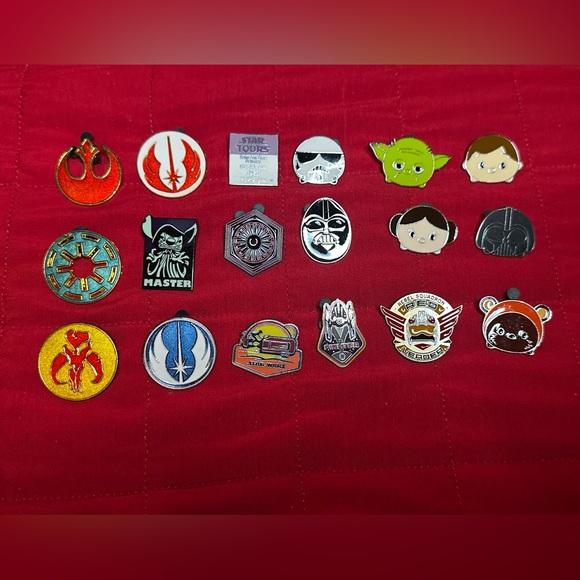 Disney Star Wars Trading Pins Set of 18 Good Condition Lucasfilm Park Lot Bundle - Picture 1 of 10